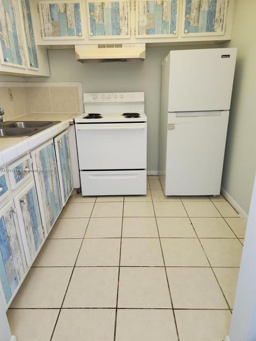 e-119 Salisbury E, West Palm Beach, FL, 33417-1956 | Card Image