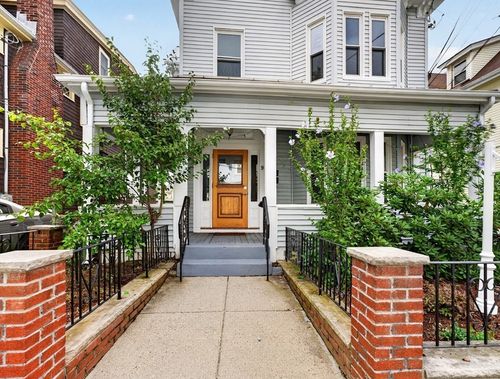 9 Dartmouth St, Somerville, MA, 02145-3861 | Card Image
