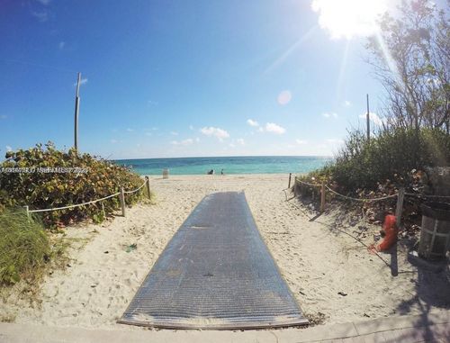 apt-10-540 74th St, Miami Beach, FL, 33141-2666 | Card Image