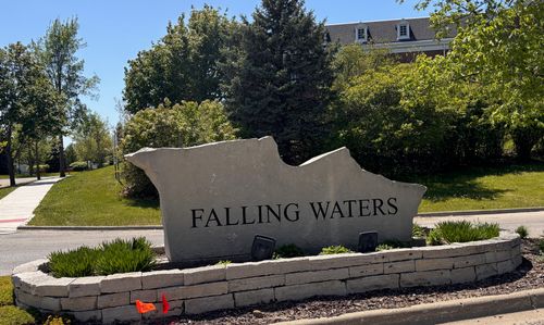 3142-3142 Falling Waters Ln, Lindenhurst, IL, 60046-6785 | Card Image