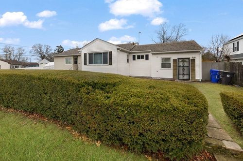 20 Cleveland St, West Warwick, RI, 02893-2428 | Card Image