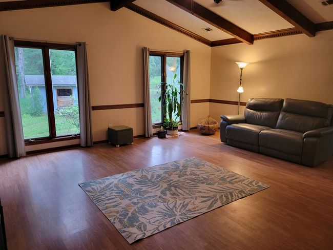 Living Room | Image 30