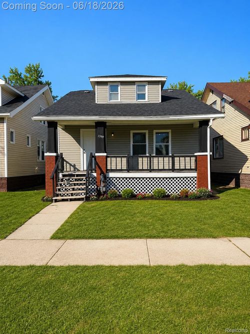 13997 Cloverlawn St, Detroit, MI, 48238-2415 | Card Image