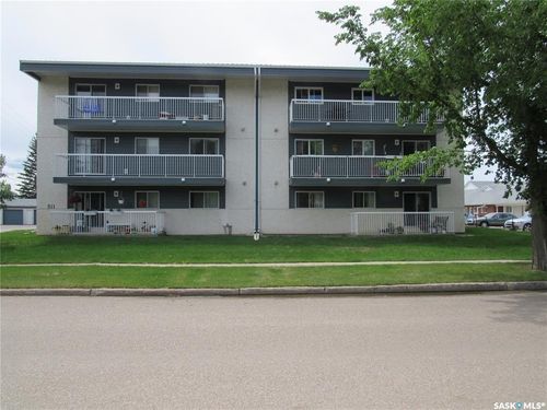 303-311 1st St W, Rosetown, SK, S0L2V0 | Card Image