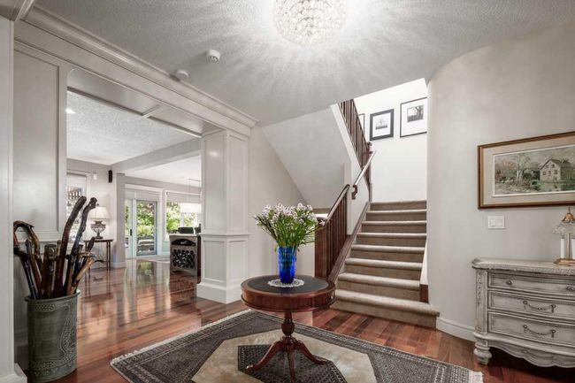 10 Spring Valley Pl Sw, House other with 5 bedrooms, 5 bathrooms and 6 parking in Calgary AB | Image 9