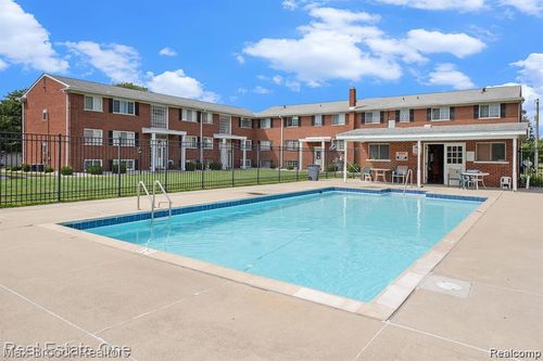 g1-8251 Denwood Dr, Sterling Heights, MI, 48312-5961 | Card Image