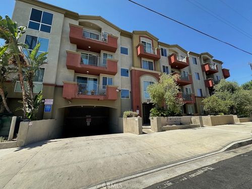unit-109-7551 Jordan Ave, Canoga Park, CA, 91303-3335 | Card Image