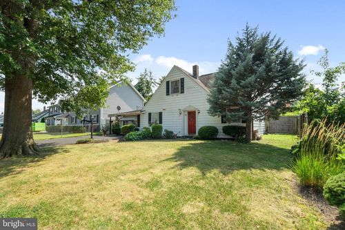 139 Northpark Dr, LEVITTOWN, PA, 19054-3317 | Card Image