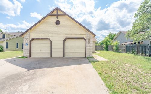 8703 Clearbrook Trl, Austin, TX, 78729-4622 | Card Image