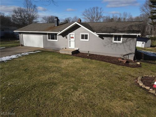10457 Persimmon St Nw, Canal Fulton, OH, 44614-8707 | Card Image