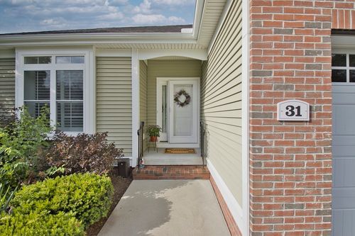31-31 Wildwood Rd, Norfolk, MA, 02056-1828 | Card Image