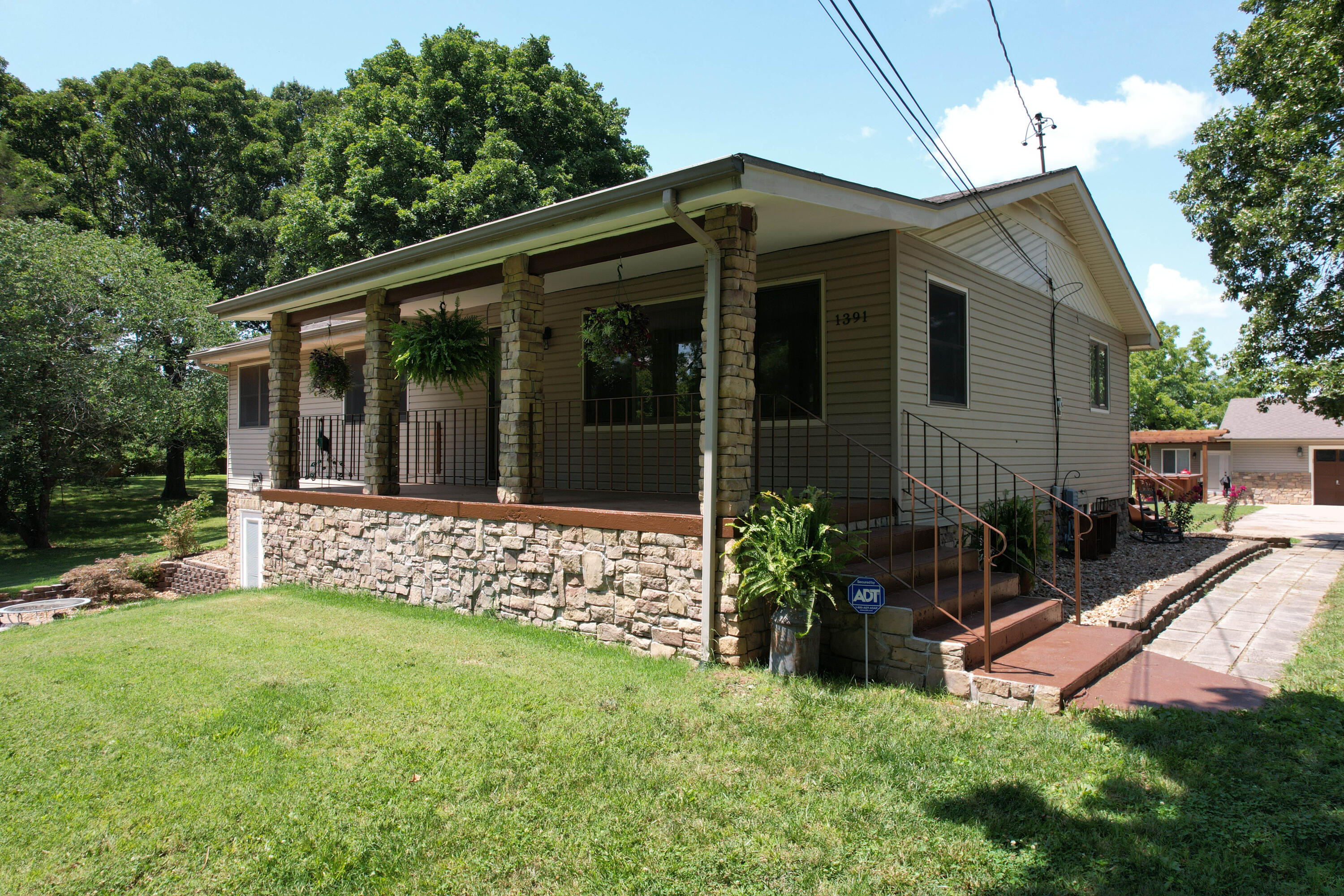 Farm Road 80 , Springfield, MO 65803