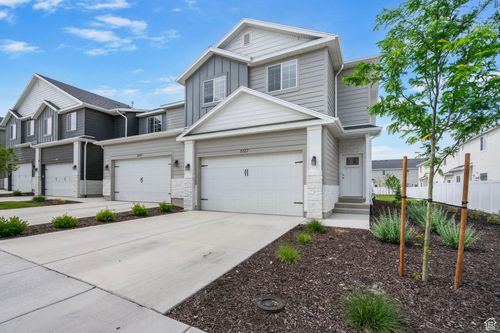 5127 E Lakefield Dr, Eagle Mountain, UT, 84005-6570 | Card Image