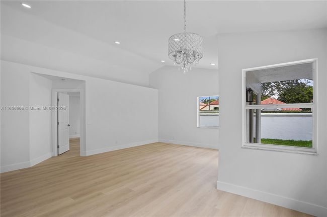 9354 - 9354 Arborwood Cir, House other with 2 bedrooms, 2 bathrooms and null parking in Davie FL | Image 4