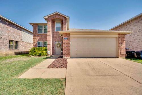 3900 Country Ln, Fort Worth, TX, 76123-2582 | Card Image