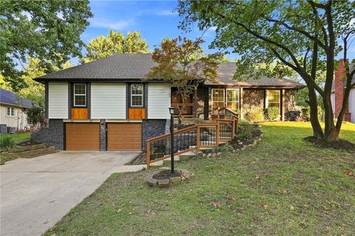 8143 Nw Beaman Drive, Kansas City, MO, 64151 | Card Image