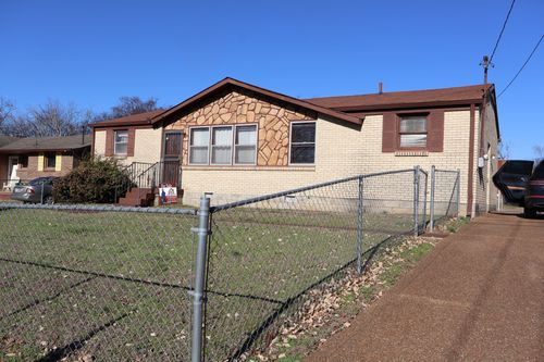 718 Vanderhorst Dr, Nashville, TN, 37207-3636 | Card Image