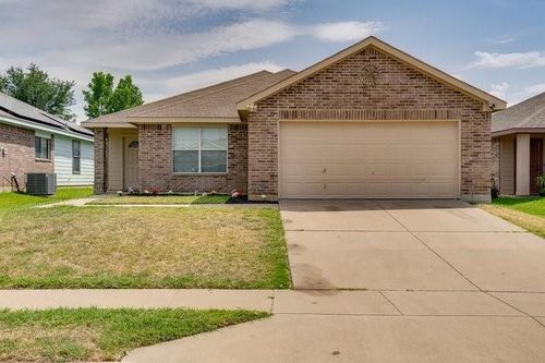 357 Dakota Ridge Dr, Fort Worth, TX, 76134-5340 | Card Image