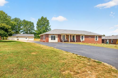 910 Sanderson Dr, Hopkinsville, KY, 42240-2558 | Card Image