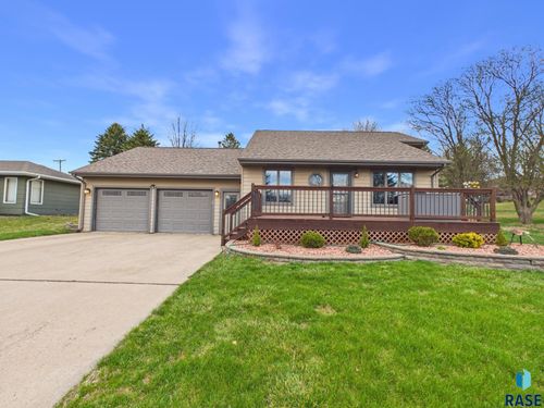 102 E 8th St Street, Dell Rapids, SD, 57022 | Card Image