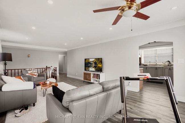 64 First Rd W, House other with 5 bedrooms, 2 bathrooms and 8 parking in Stoney Creek ON | Image 9