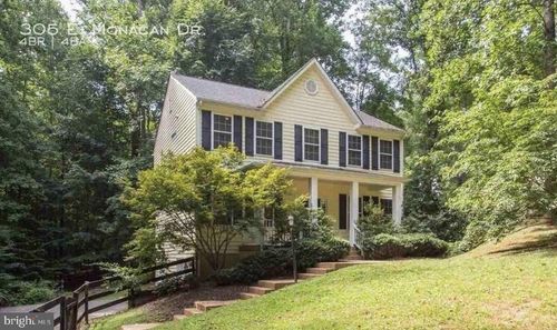 305 E Monacan Dr, CHARLOTTESVILLE, VA, 22901-1027 | Card Image