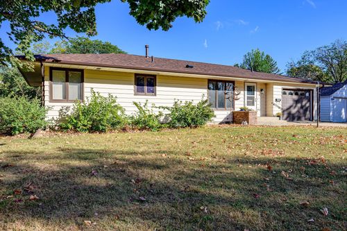 131 S Eagle St, Belle Plaine, MN, 56011-1501 | Card Image