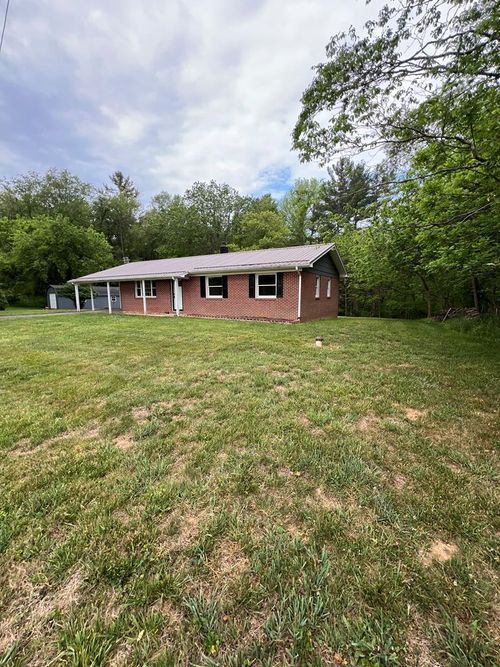 2286 Gladesboro Rd, Hillsville, VA, 24343-4017 | Card Image