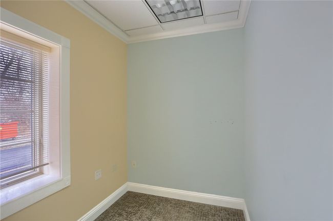 office 3 area | Image 18