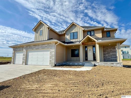 20032 V St, Omaha, NE, 68135-4364 | Card Image