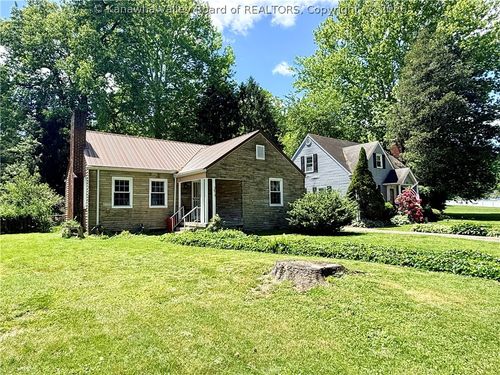 3813 Washington Ave Se, Charleston, WV, 25304-1535 | Card Image
