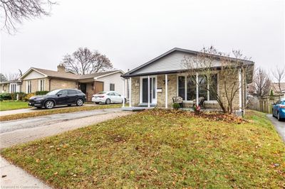 39 Keewatin Ave, House other with 4 bedrooms, 1 bathrooms and 2 parking in Kitchener ON | Image 3