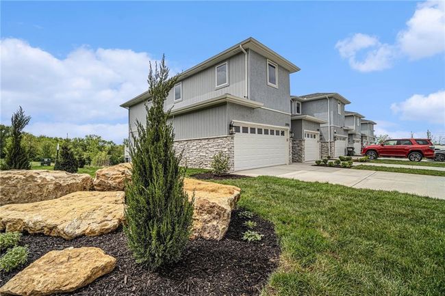 22903 W 72 Nd Ter, Townhouse with 4 bedrooms, 4 bathrooms and null parking in Shawnee KS | Image 33