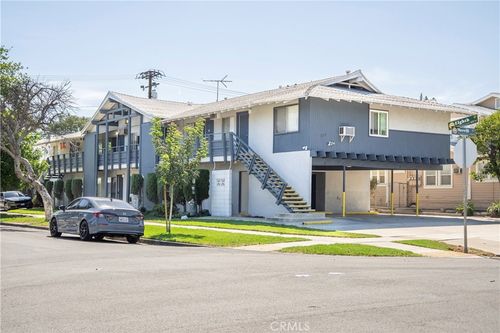 801 S Merrill St, Corona, CA, 92882-3336 | Card Image