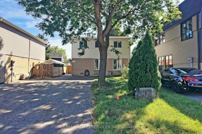 33 Hazelglen Crt, House other with 3 bedrooms, 2 bathrooms and 4 parking in Brampton ON | Image 2