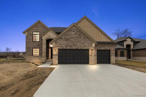 50386 Mistwood Dr, Macomb, MI, 48042-4433 | Card Image