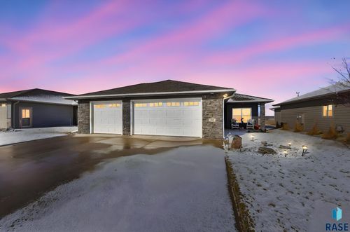 701 S Gill Ave Avenue, Sioux Falls, SD, 57106 | Card Image