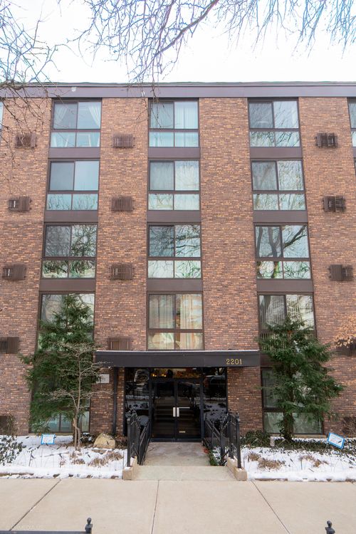 apt-104-2201 N Cleveland Ave, Chicago, IL, 60614-3725 | Card Image