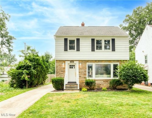 17319 Invermere Ave, Cleveland, OH, 44128-1655 | Card Image