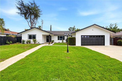 41141 Academy Dr, Hemet, CA, 92544-7442 | Card Image