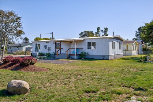 201 12th St Ne, Long Beach, WA, 98631-2608 | Card Image