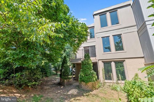 1806 N Shore Ct, RESTON, VA, 20190-4826 | Card Image