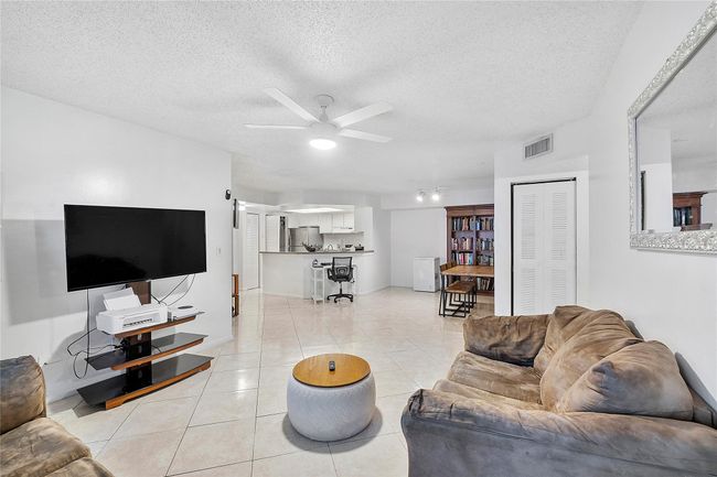APT-1527 - 9188 W Atlantic Blvd, Condo with 3 bedrooms, 2 bathrooms and null parking in Coral Springs FL | Image 7