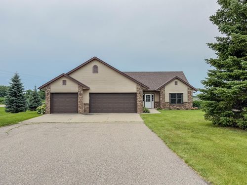 2953 9th Ave Se, Willmar, MN, 56201-4693 | Card Image