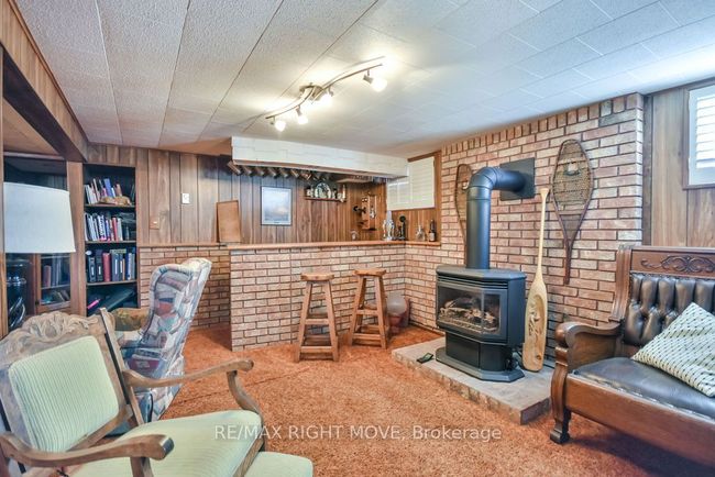 35 Fittons Rd E, House other with 3 bedrooms, 2 bathrooms and 4 parking in Orillia ON | Image 31