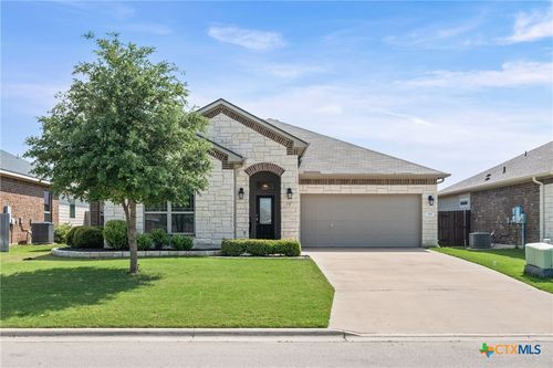 815 Cross Dr, Temple, TX, 76502-1304 | Card Image