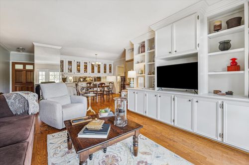 apt-204-2238 S Piney Point Rd, Houston, TX, 77063-1433 | Card Image