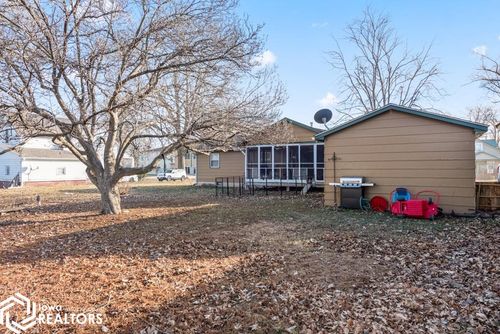 313 W Williams St, Ottumwa, IA, 52501-5037 | Card Image