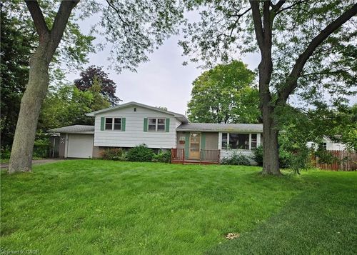 151 Seneca Crt, Ancaster, ON, L9G3C1 | Card Image