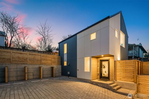 3916 S Juneau St, Seattle, WA, 98118-2633 | Card Image